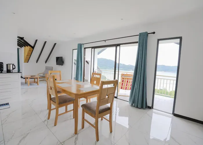 Jolie View Self Catering *