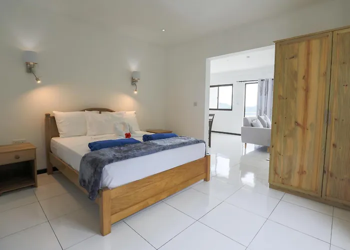 Jolie View Self Catering *